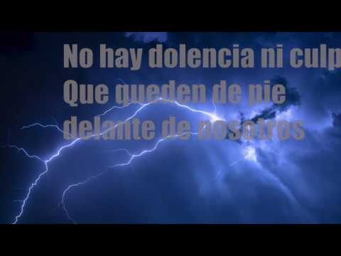 La traducción de la palabra escudo al latín